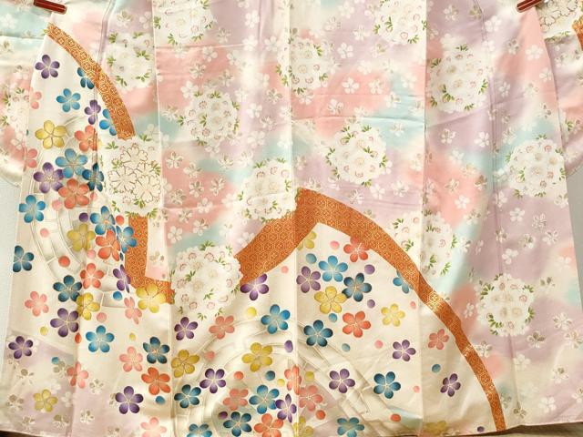 平和屋着物●豪華振袖　駒刺繍　源氏車舞花文　暈し染め　金彩　正絹　逸品　CABM3955yc