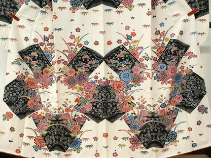 平和屋着物●豪華振袖　型染め　冊子松竹梅花文　松坂屋扱い　正絹　逸品　CABM3974yc