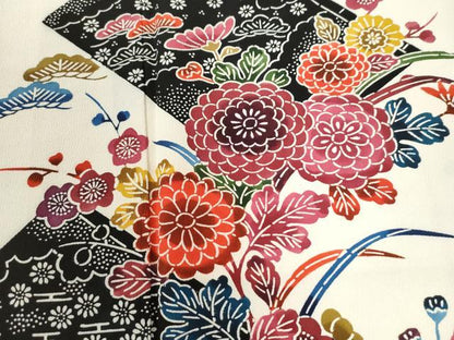 平和屋着物●豪華振袖　型染め　冊子松竹梅花文　松坂屋扱い　正絹　逸品　CABM3974yc