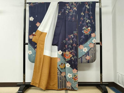 平和屋着物●世界的ファッションデザイナー　山本寛斎　kansaiブランド　振袖　駒刺繍　笹竹橘舞桜文　金彩　正絹　逸品　CABM3990yc