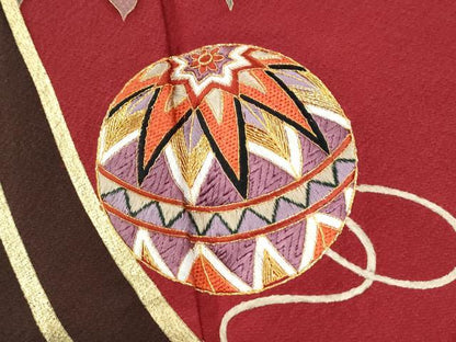 平和屋着物●豪華振袖　駒刺繍　毬牡丹舞桜文　金彩　京都きもの友禅扱い　正絹　逸品　CABM3996yc