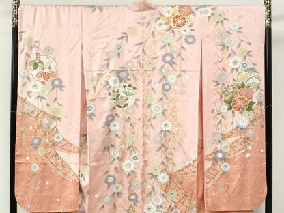 平和屋着物●豪華振袖　駒刺繍　雪輪花蝶文　金彩　正絹　逸品　CABM3998yc