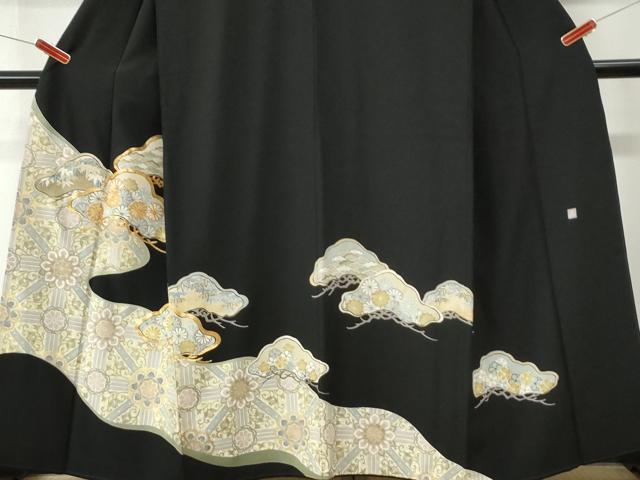 平和屋着物●豪華黒留袖　駒刺繍　松吉祥花唐草文　金彩　正絹　逸品　CABM4081yc