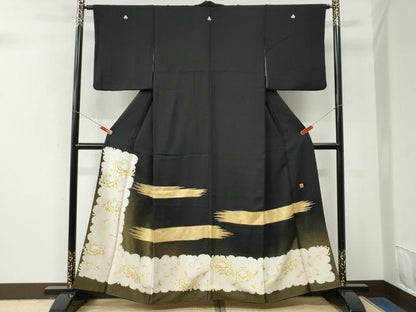 平和屋着物●豪華黒留袖　作家物　駒刺繍　霞菊花文　金糸　正絹　逸品　CABM4115yc