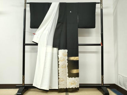 平和屋着物●豪華黒留袖　作家物　駒刺繍　霞菊花文　金糸　正絹　逸品　CABM4115yc