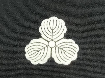 平和屋着物●豪華黒留袖　作家物　駒刺繍　霞菊花文　金糸　正絹　逸品　CABM4115yc