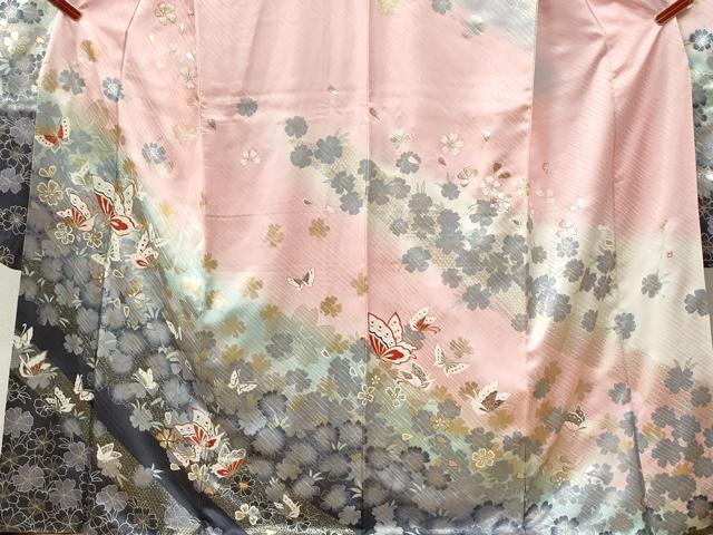 平和屋着物●写真家・秋山庄太郎　振袖　駒刺繍　花蝶文　暈し染め　金銀彩　正絹　逸品　CABM4137yc