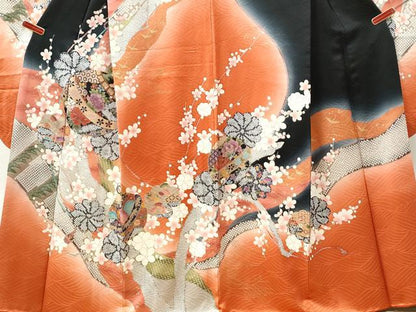 平和屋着物●豪華振袖　舞花吉祥文　暈し染め　黒地　金彩　正絹　逸品　CABM4138yc