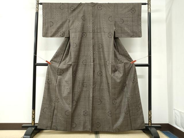 平和屋着物●本場大島紬　7マルキ　色紙重ね花文　正絹　逸品　CABM4153yc