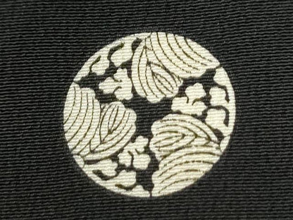 平和屋着物●豪華黒留袖　駒刺繍　松花丸文　暈し染め　金糸　小田急百貨店扱い　正絹　逸品　CABM4289yc