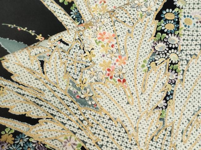 平和屋着物●上質な小紋　草花文　黒地　金彩　鈴乃屋扱い　正絹　逸品　CABM4295yc