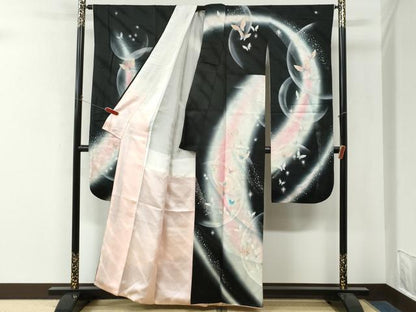 平和屋着物●パリコレクション ファッションモデル・デザイナー 山口小夜子 振袖 舞蝶文 暈し染め 黒地 金彩 正絹 逸品 CABM4430yc