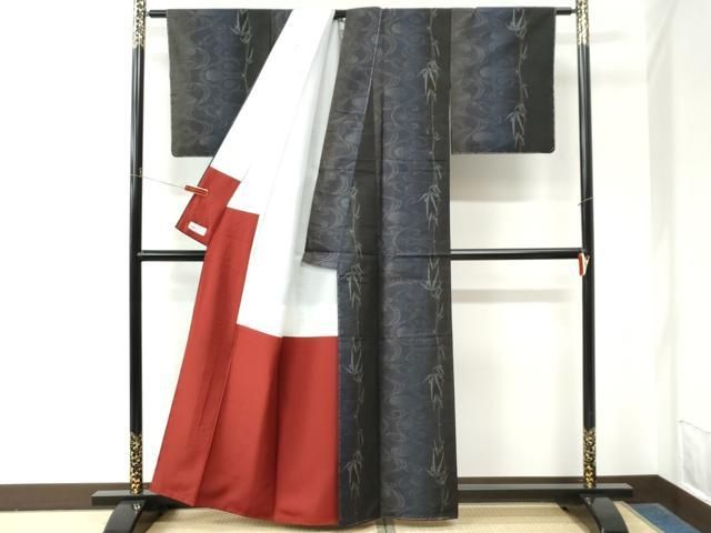 平和屋着物●本場大島紬　9マルキ　泥染め　流水南天枝葉文　河野絹織物謹製　やまと誂製　証紙付き　正絹　逸品　未使用　CABM4557yc