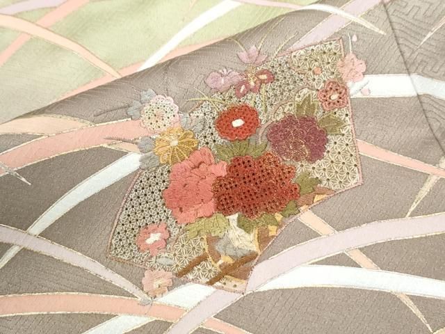 平和屋着物●中国三大刺繍　スワトウ刺繍　訪問着　芝草地紙牡丹花車文　暈し染め　金彩　正絹　逸品　CABM4588yc