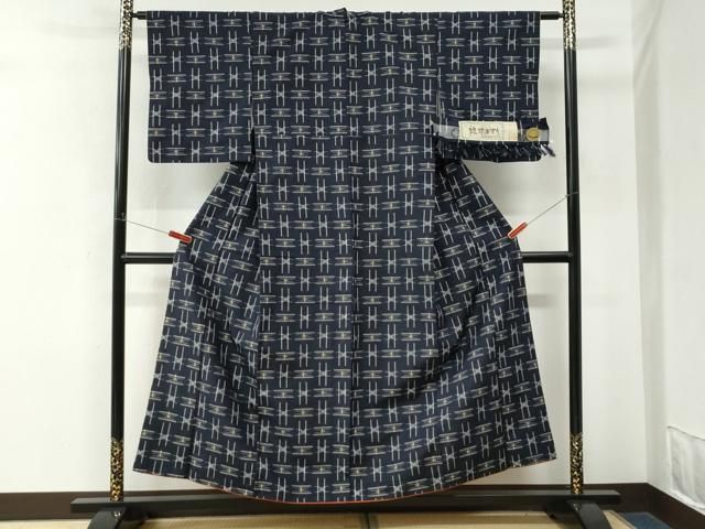 平和屋着物●本場琉球絣　紬　赤嶺猛作　証紙付き　正絹　逸品　CABM4619yc
