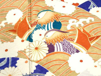 平和屋着物●豪華振袖　駒刺繍　地紙鴛鴦枝菊文　金彩　正絹　逸品　CABM4635yc