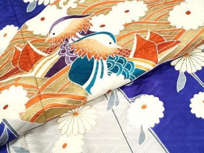 平和屋着物●豪華振袖　駒刺繍　地紙鴛鴦枝菊文　金彩　正絹　逸品　CABM4635yc