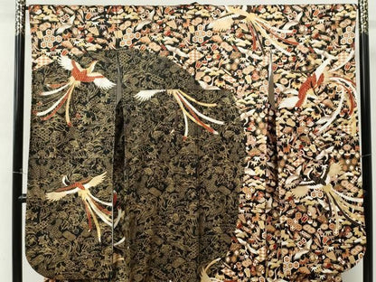 平和屋着物●豪華振袖　駒刺繍　鳳凰宝尽くし笹松文　黒地　金彩　正絹　逸品　未使用　CABM4686yc