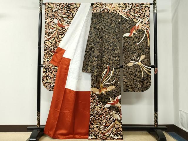 平和屋着物●豪華振袖　駒刺繍　鳳凰宝尽くし笹松文　黒地　金彩　正絹　逸品　未使用　CABM4686yc