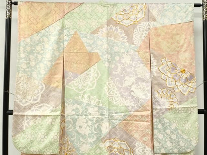 平和屋着物●豪華振袖　駒刺繍　切嵌更紗花唐草文　金彩　正絹　逸品　CABM4697yc