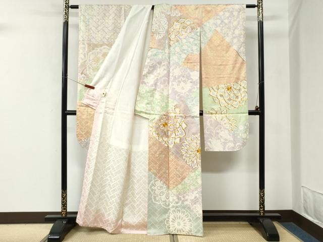 平和屋着物●豪華振袖　駒刺繍　切嵌更紗花唐草文　金彩　正絹　逸品　CABM4697yc
