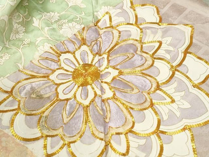 平和屋着物●豪華振袖　駒刺繍　切嵌更紗花唐草文　金彩　正絹　逸品　CABM4697yc