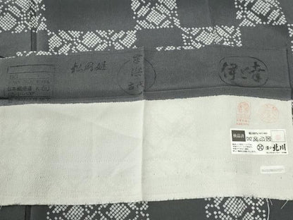 平和屋着物●上質な小紋　伊と幸　松岡姫　市松吉祥文　鬼しぼ縮緬　反端付き　正絹　逸品　未使用　CABM4708yc