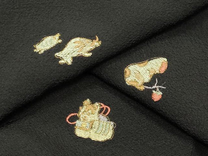 平和屋着物●上質な小紋　総刺繍　干支　黒地　金糸　正絹　逸品　CABM5043gh