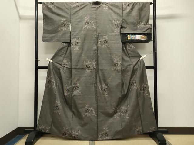 平和屋着物●本場大島紬　9マルキ　泥染め　草花文　栄サチ作　証紙付き　正絹　逸品　CABM5302gh