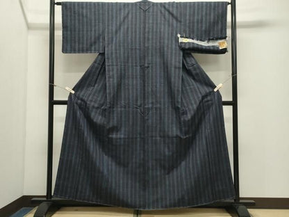 平和屋着物●本場結城紬　重要無形文化財　80亀甲　縞　反端付き　正絹　逸品　未使用　CABM5441gh