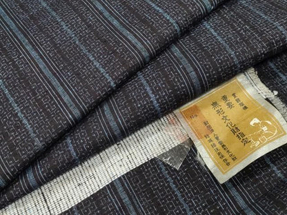 平和屋着物●本場結城紬　重要無形文化財　80亀甲　縞　反端付き　正絹　逸品　未使用　CABM5441gh