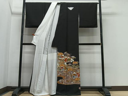 平和屋着物■豪華黒留袖　作家物　駒刺繍　流水鴛鴦文　金彩　正絹　逸品　未使用　CABM6643ua