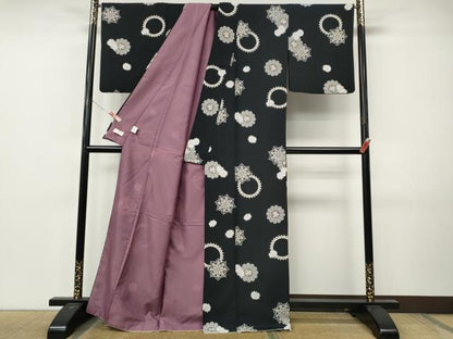 平和屋着物●松田聖子　SEIKOMATSUDA　小紋　絵皿舞花文　黒地　洗える着物　CABM9230ut
