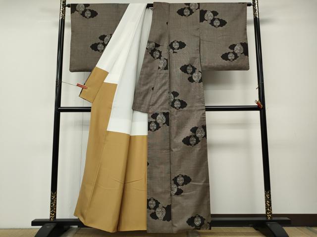 平和屋着物●本場大島紬　9マルキ　雲重ね陶器花文　正絹　逸品　CABM9239ut