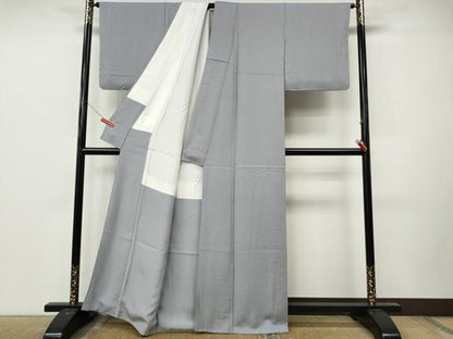 平和屋着物●上質な色無地　作家物　紋意匠　牡丹鼠色　正絹　逸品　CABM9245ut