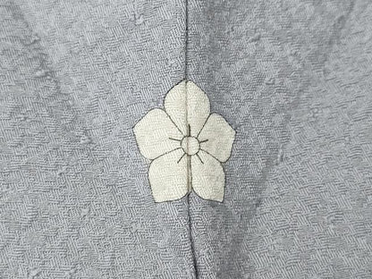 平和屋着物●上質な色無地　作家物　紋意匠　牡丹鼠色　正絹　逸品　CABM9245ut