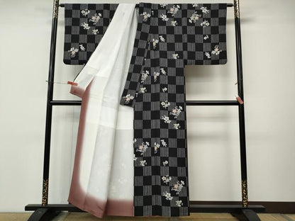 平和屋着物●上質な小紋　市松舞桜文　正絹　逸品　CABM9346ut