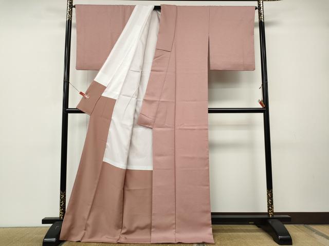 平和屋着物●東京友禅　熊谷好博子監修　色無地　菱地紋　珊瑚色　ロング丈　洗える着物　CABM9369ut