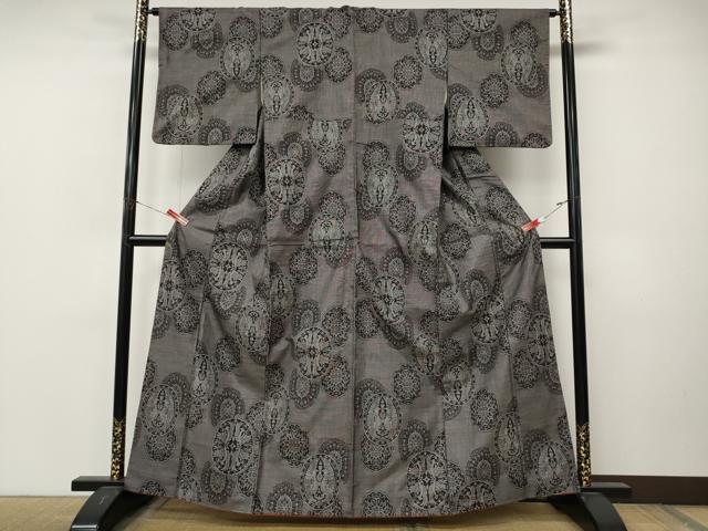 平和屋着物●本場大島紬　9マルキ　絵皿双鶴花文　正絹　逸品　CABM9392ut