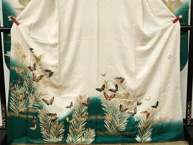 平和屋着物●紫綬褒章　巨匠『岩田専太郎』　振袖　駒刺繍　舞蝶文　暈し染め　金彩　正絹　逸品　CABM9426ut