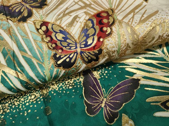 平和屋着物●紫綬褒章　巨匠『岩田専太郎』　振袖　駒刺繍　舞蝶文　暈し染め　金彩　正絹　逸品　CABM9426ut