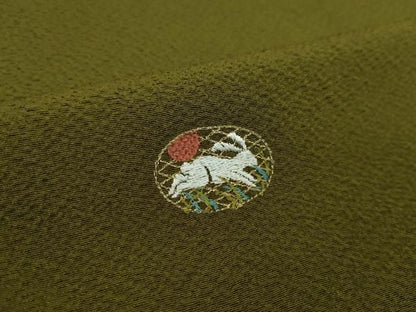 平和屋着物●小紋　反物　総刺繍　うさぎ丸文　鶯茶色　金銀糸　丹後ちりめん　着尺　逸品　未使用　CABN1025ju