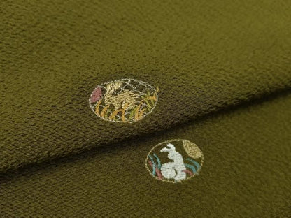 平和屋着物●小紋　反物　総刺繍　うさぎ丸文　鶯茶色　金銀糸　丹後ちりめん　着尺　逸品　未使用　CABN1025ju