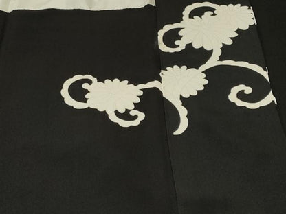 平和屋着物■豪華黒留袖　駒刺繍　孔雀菊文　金彩　正絹　逸品　CABN1209ev