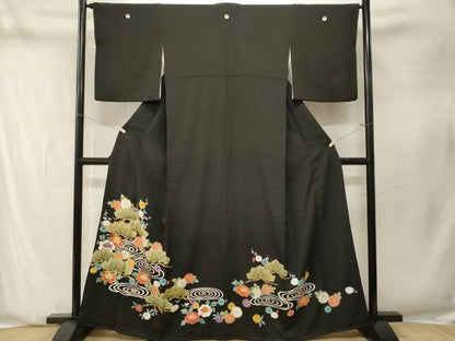 平和屋着物■豪華黒留袖　駒刺繍　流水松花文　金彩　正絹　逸品　CABN1297ev