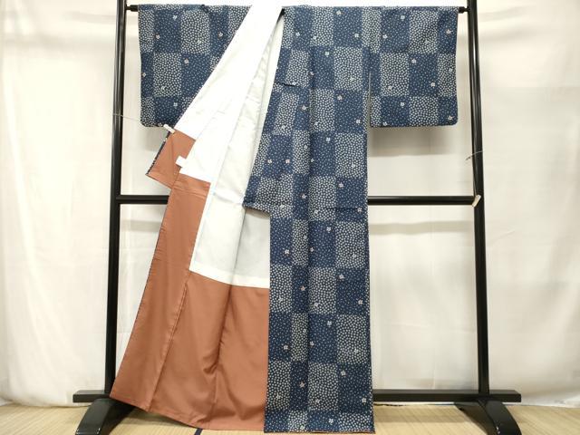 平和屋着物■小紋　市松舞桜文　洗える着物　CABN1452ev