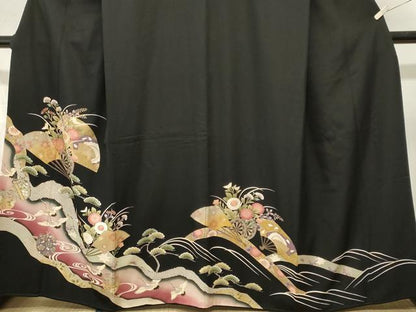 平和屋着物■豪華黒留袖　駒刺繍　扇面花車文　仕覆飛鶴文　暈し染め　金彩　正絹　逸品　CABN1589ev