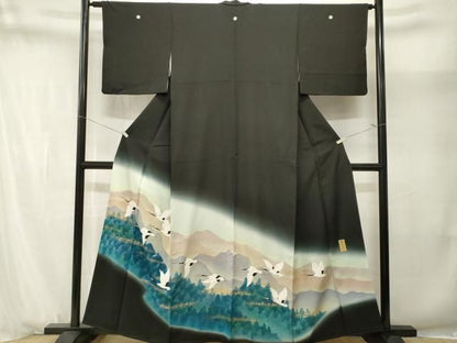 平和屋着物■豪華黒留袖　作家物　遠山樹林飛鶴紋　暈し染め　金彩　正絹　逸品　CABN1696ev