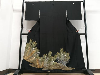 平和屋着物■豪華黒留袖　駒刺繍　枝松文　金彩　正絹　逸品　CABN2016xe