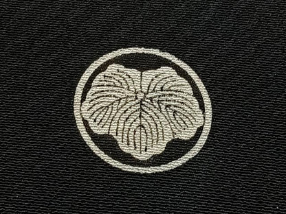 平和屋着物■豪華黒留袖　駒刺繍　枝松文　金彩　正絹　逸品　CABN2016xe